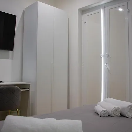 Wanderlust Spaccanapoli Points Of View 4* Neapel